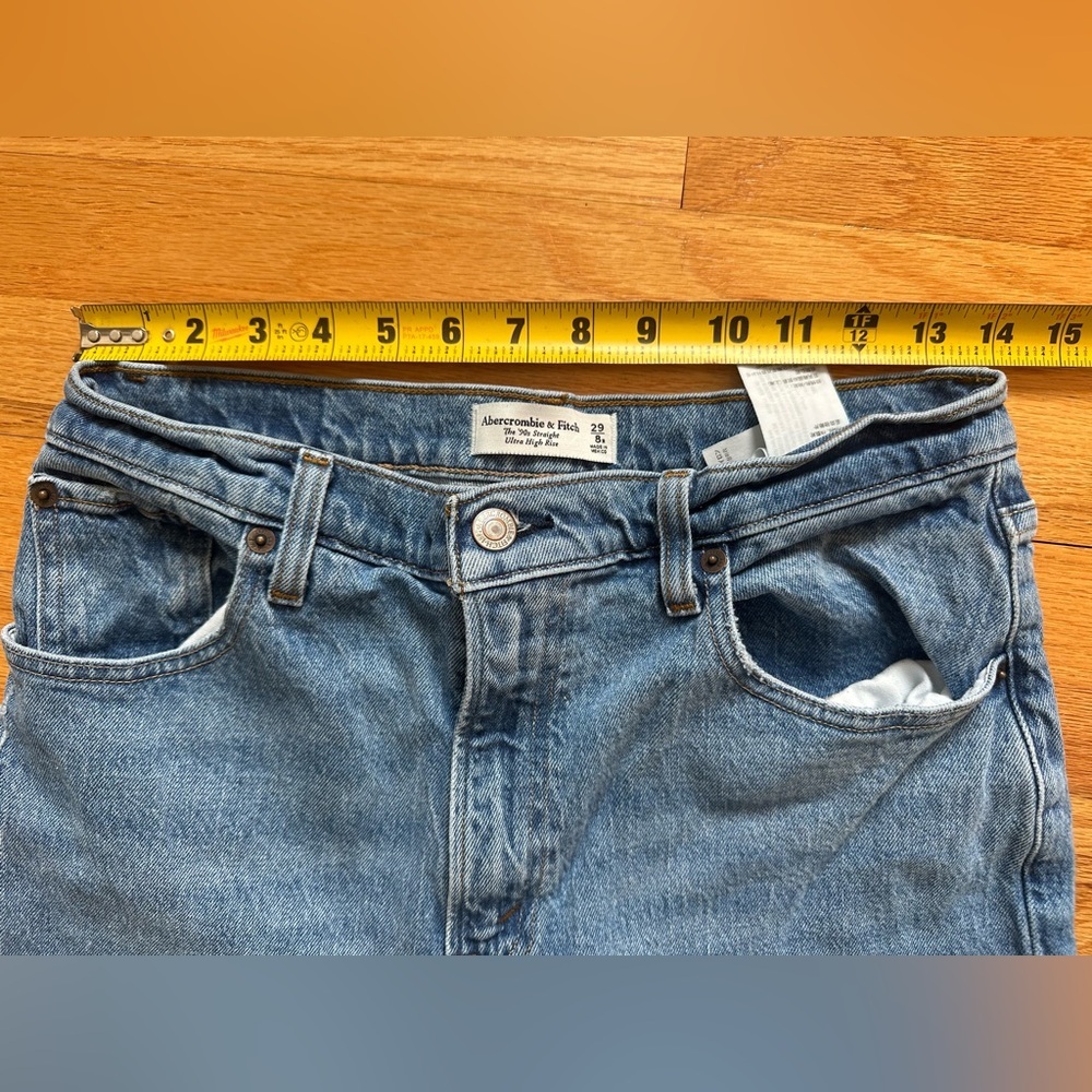 A&F Vintage Comfort Stretch Ultra High Rise 90s Straight Blue Jean size 29/8 - Picture 3 of 9